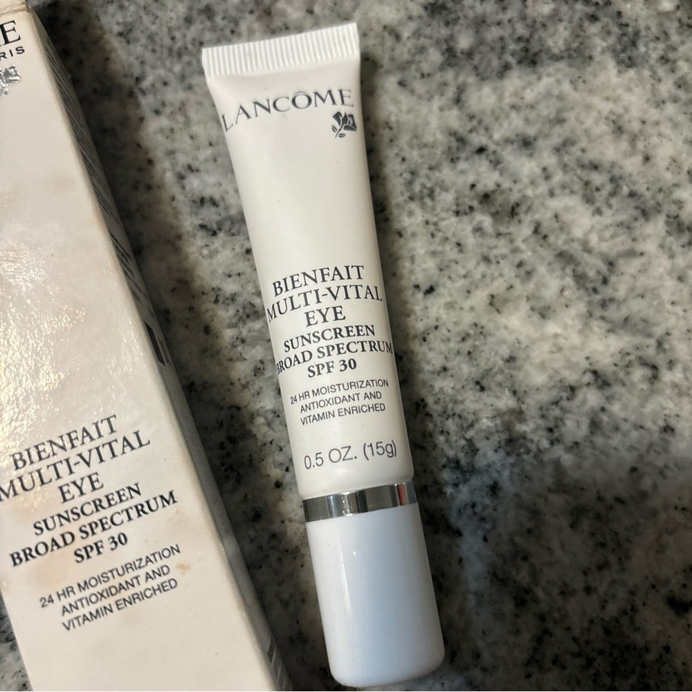 Lancome Bienfait Multi-Vital Eye Sunscreen SPF 30 -0.5oz NEW IN BOX - Picture 1 of 5